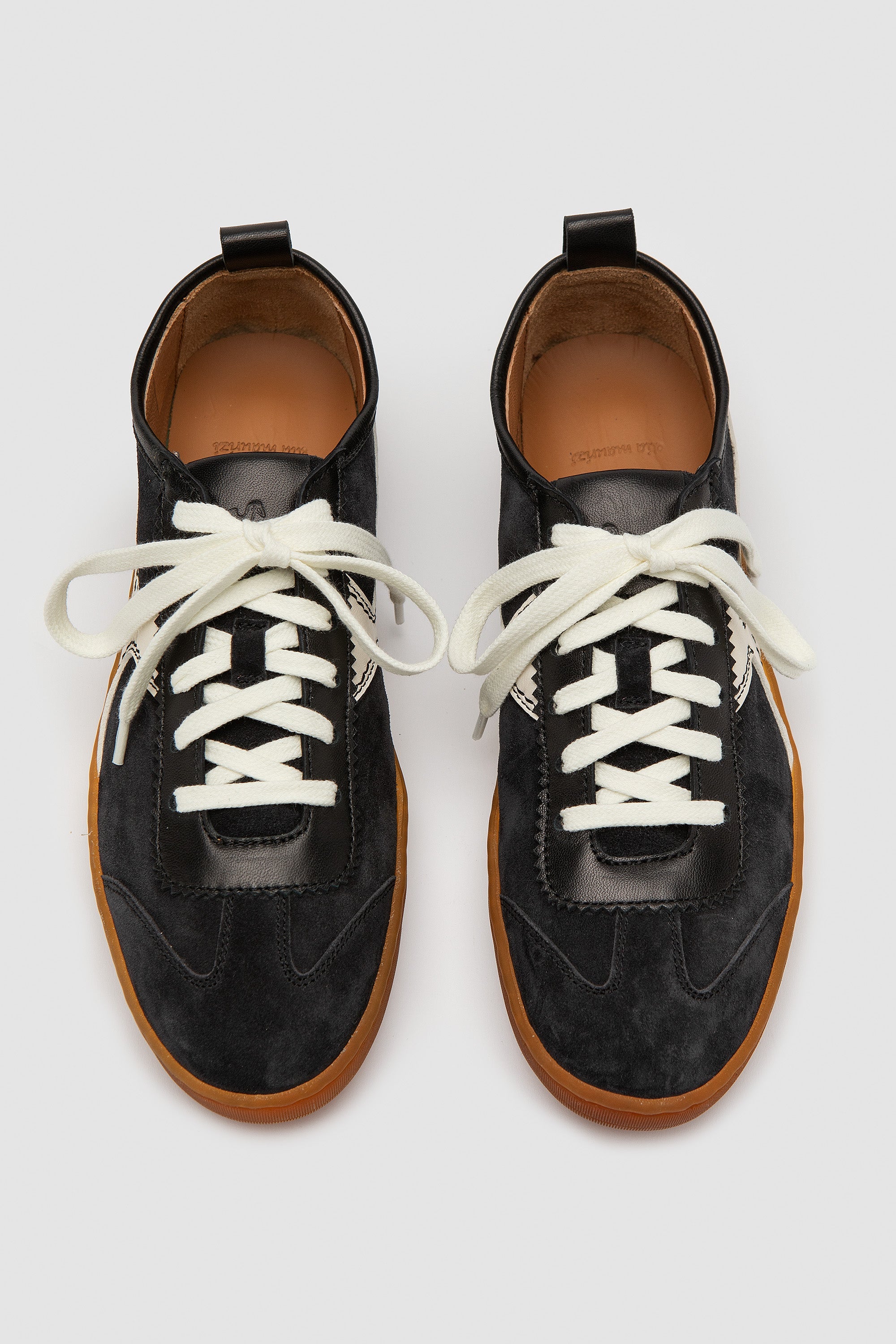 Etna Black
