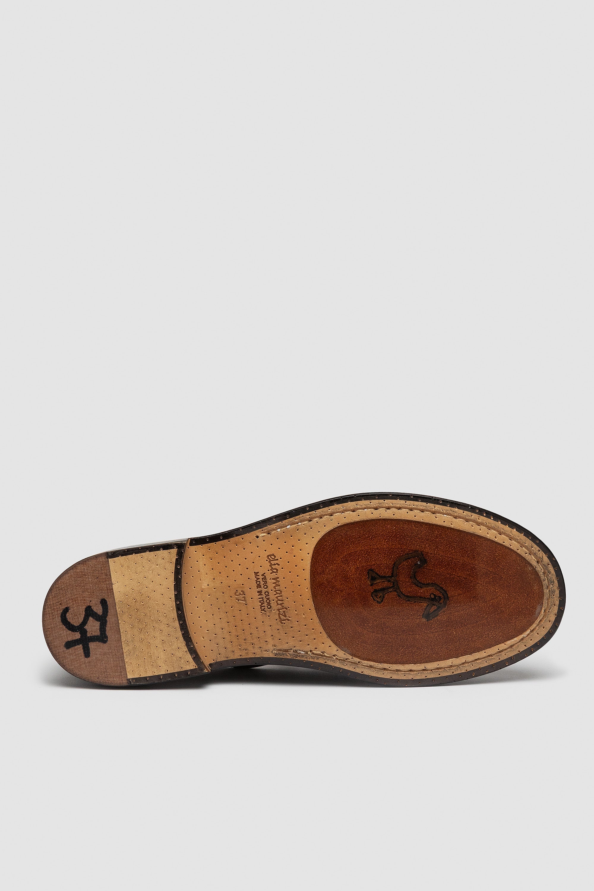 Pia Studs Black