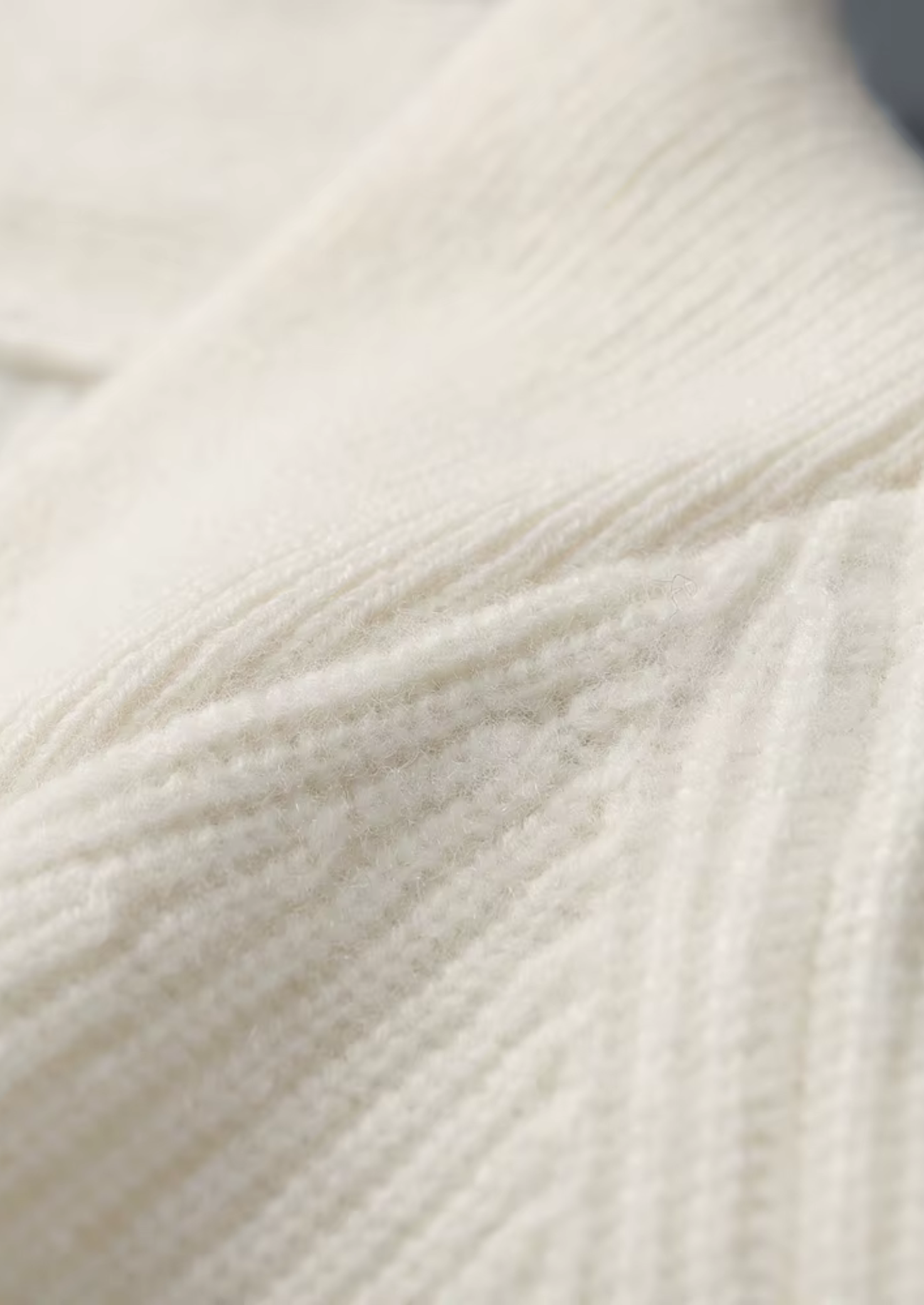 CASHMERE RIBBED V-NECK SWEATER