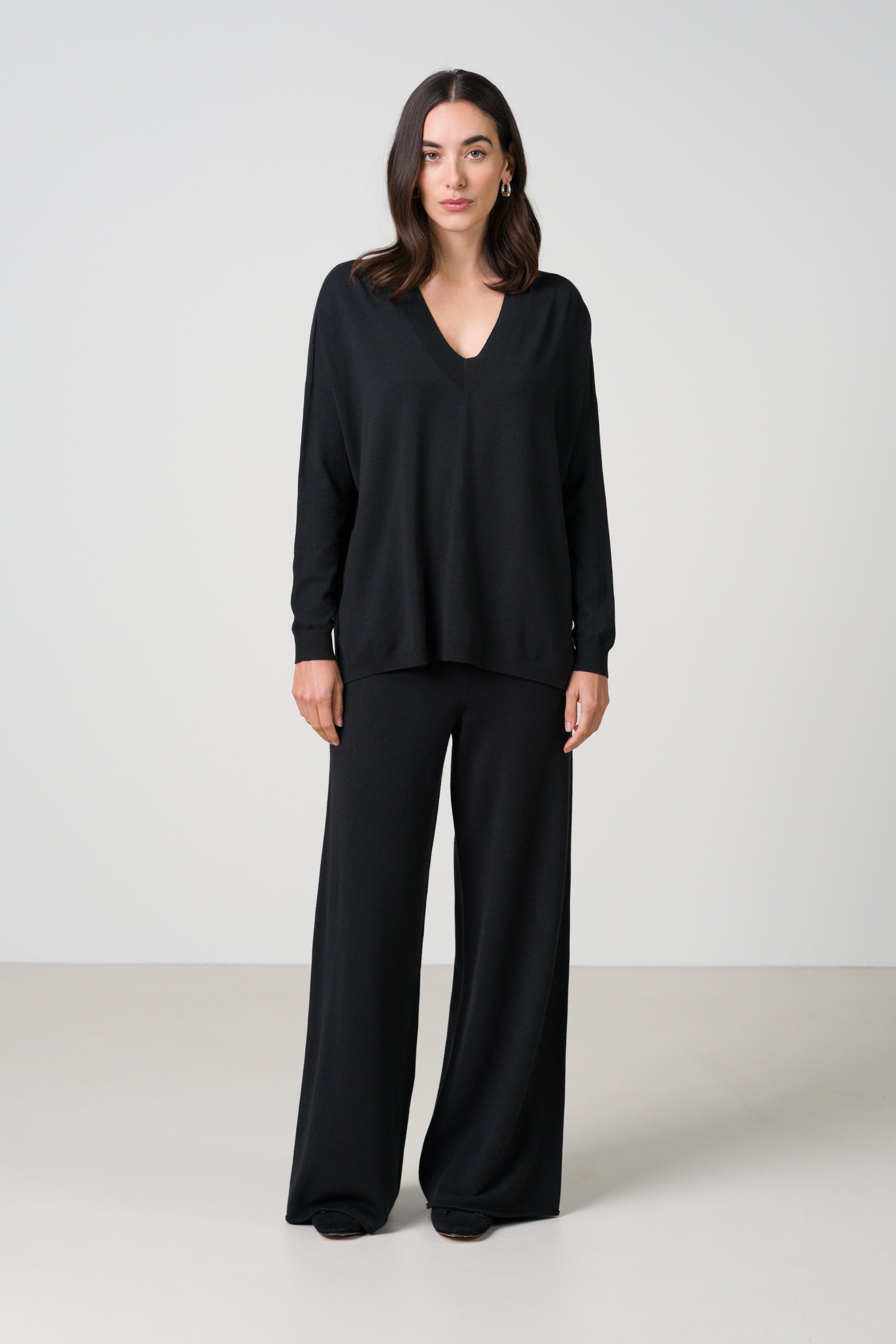 Layla V Neck Sweater | Black | Fine Knit