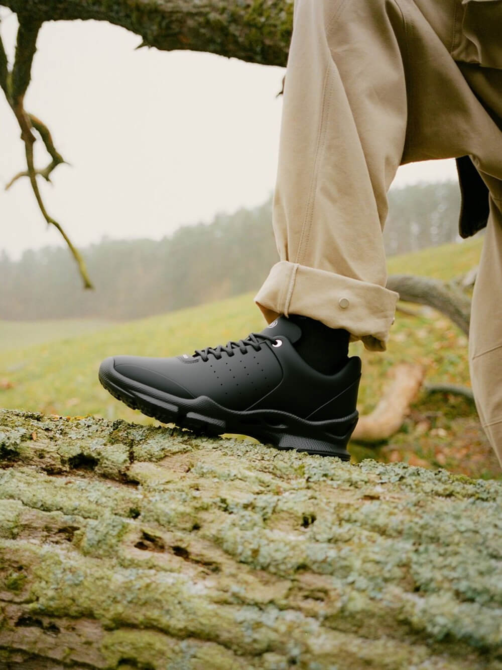 7CM / 2.76 Inches CMR CHAMARIPA Hiking Height Increasing Shoes - Black Outdoor Sneakers