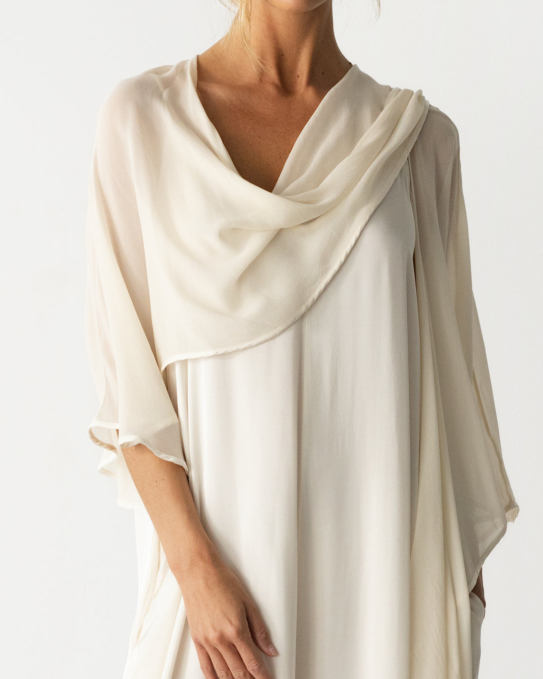 Brienne Lightweight Cape | Ivory