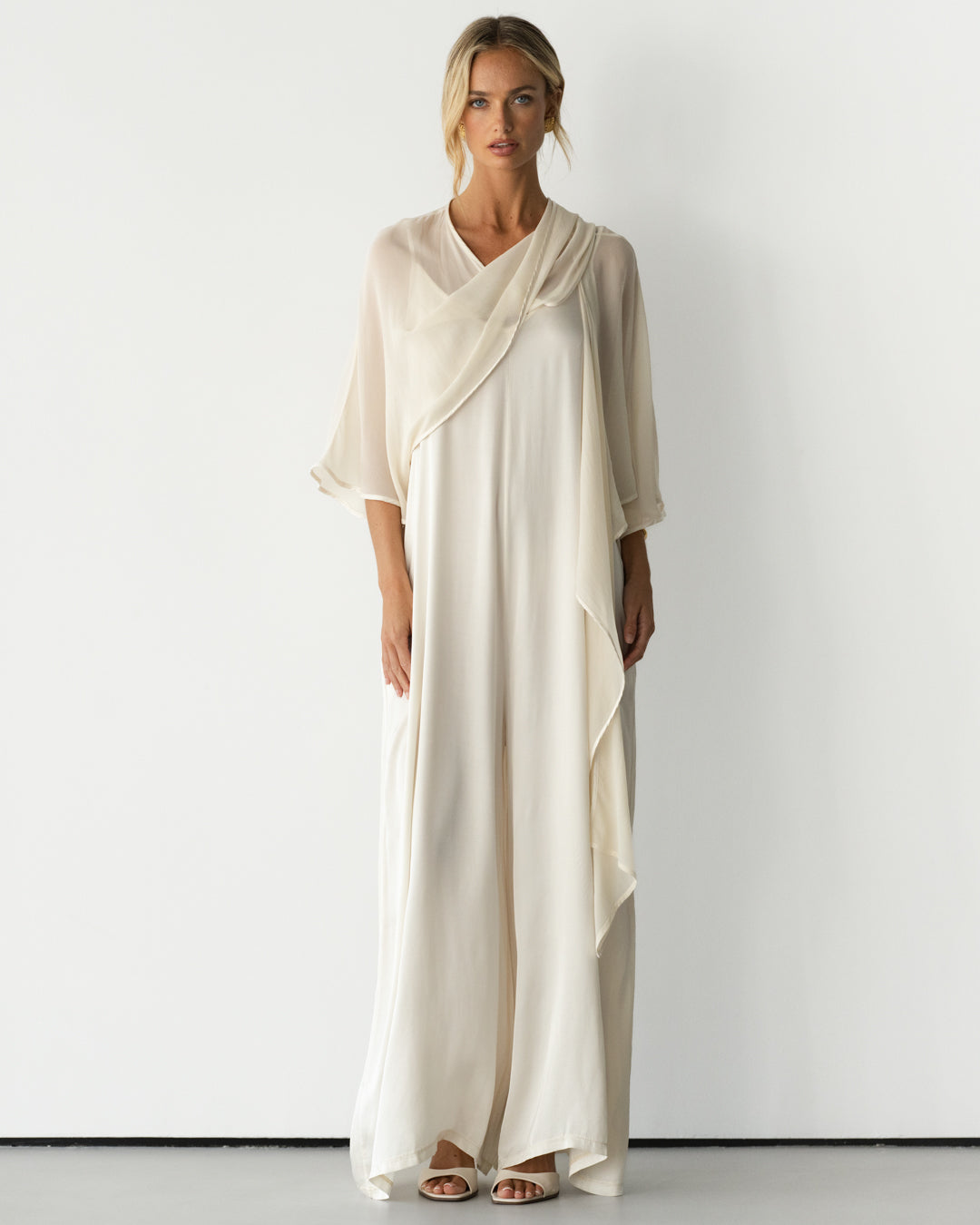 Brienne Lightweight Cape | Ivory
