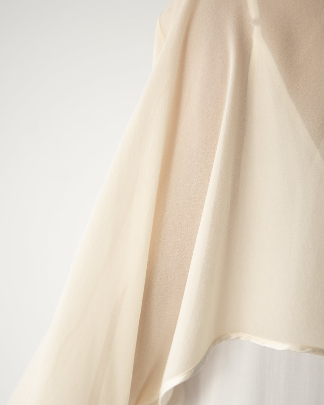 Brienne Lightweight Cape | Ivory