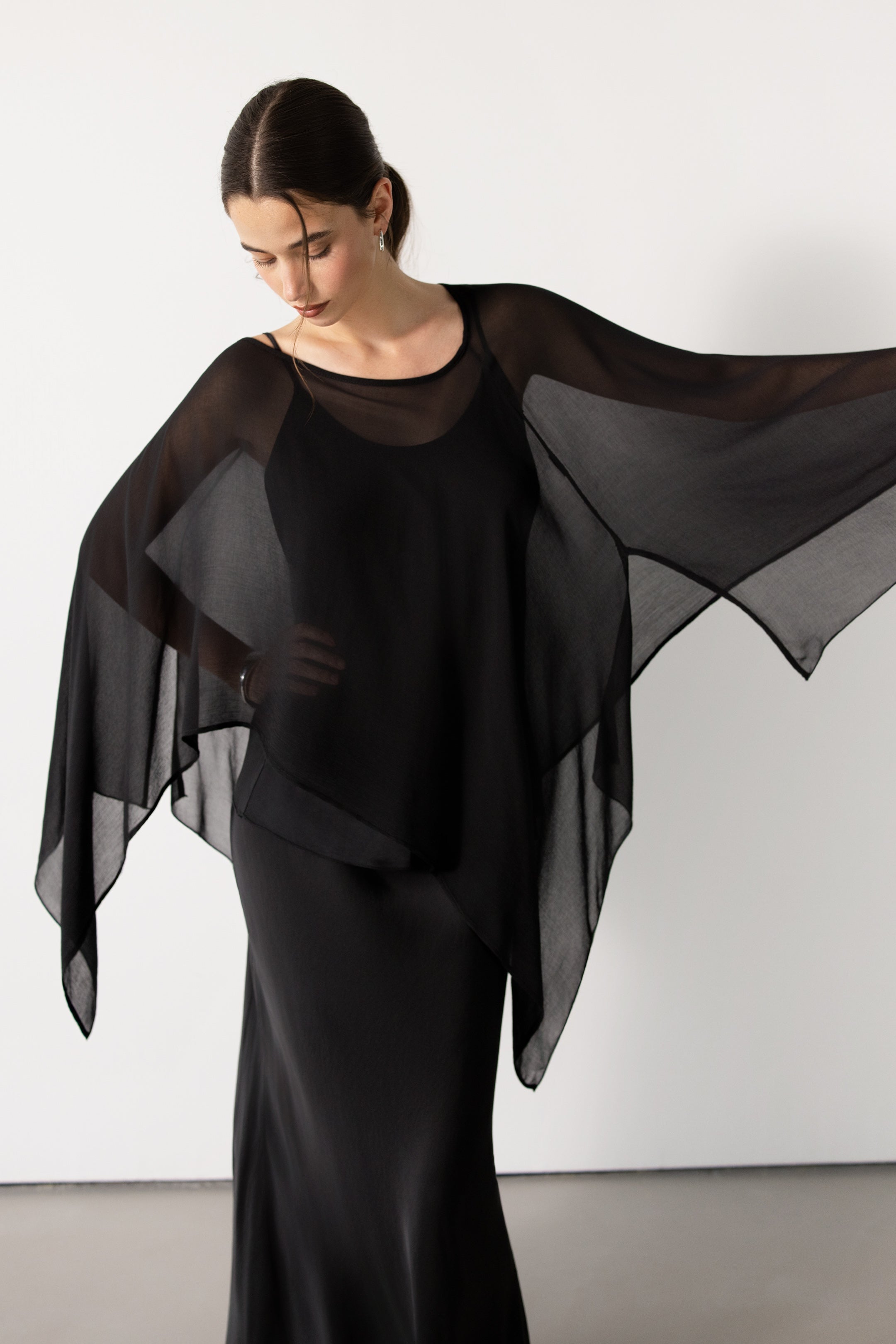 Emberly Lightweight Poncho | Black