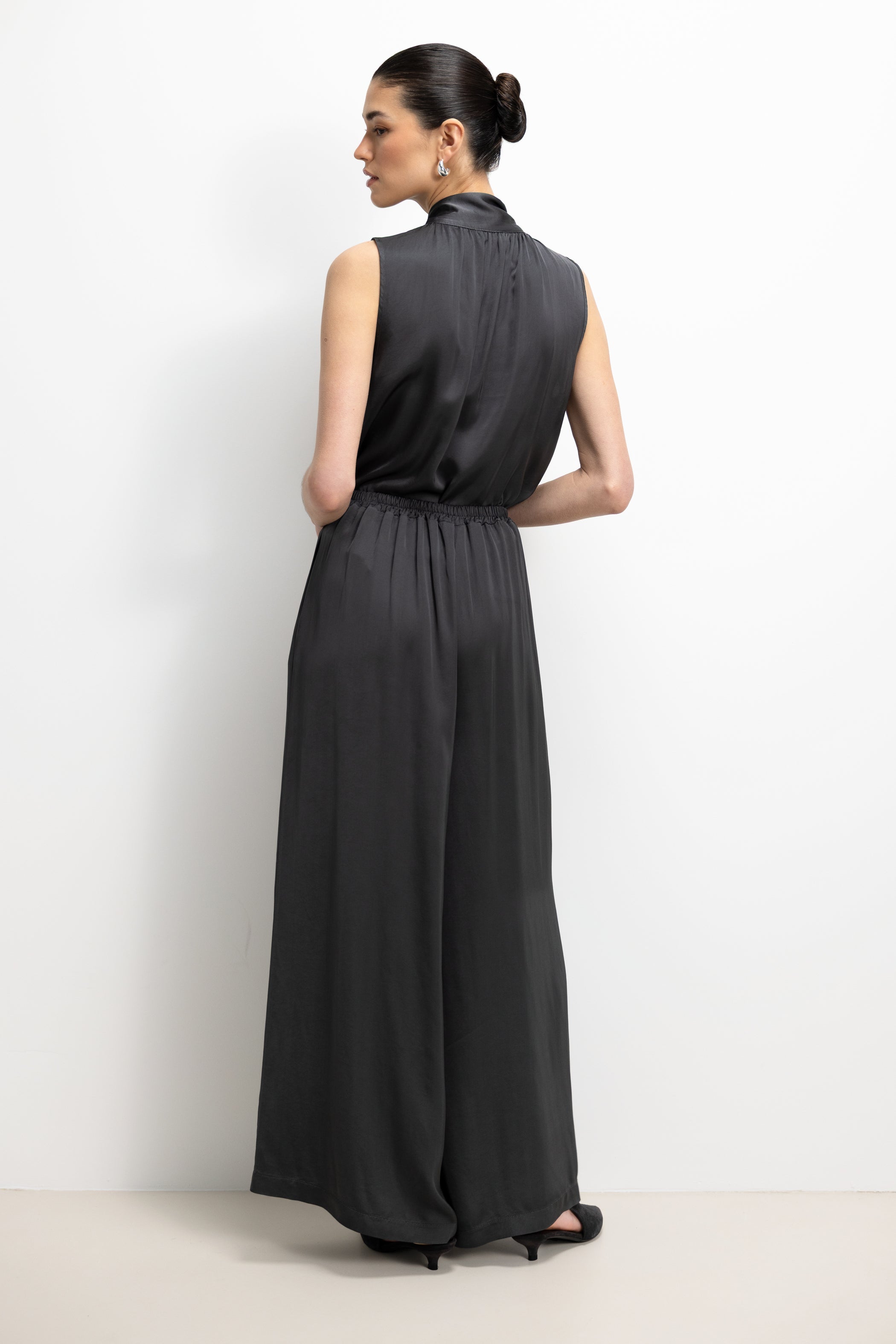 Arden Pleated Elastic Waist Satin Trousers | Anthracite